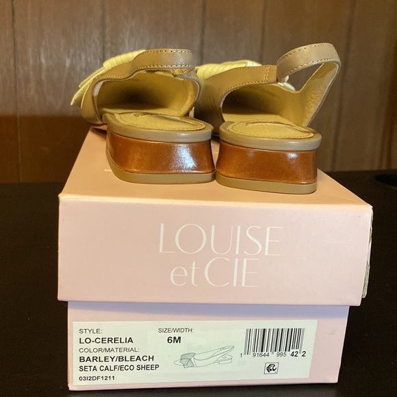 LOUISE et Cie flat shoes with white bow. Vince Camuto. Size 6 - Picture 6 of 6